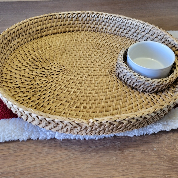 CRATE AND BARREL CHIP AND DIP! - Picture 1 of 1